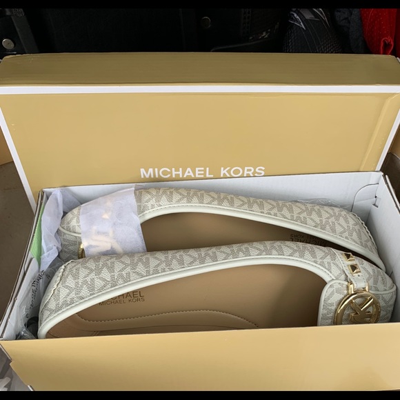 ♦️SOLD♦️Michael Kors Fulton Moccasins. - Picture 6 of 8